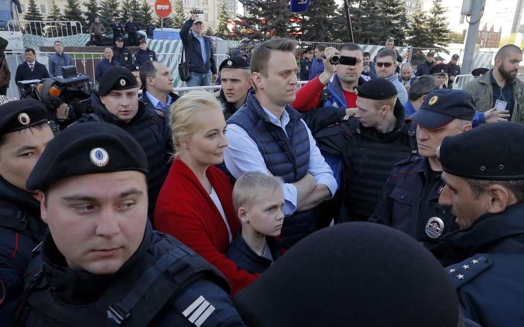 Navalny Reveals Corruption (once again)