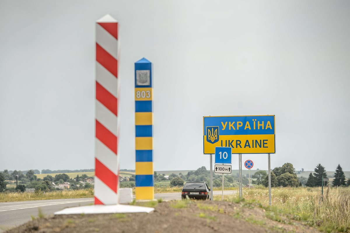 Russian television Poland wants to close its border with Ukraine