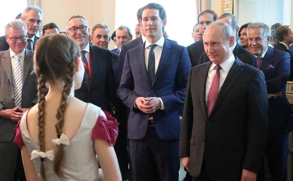 Putin w Austrii. Przyjacielska wizyta w oparach gazu