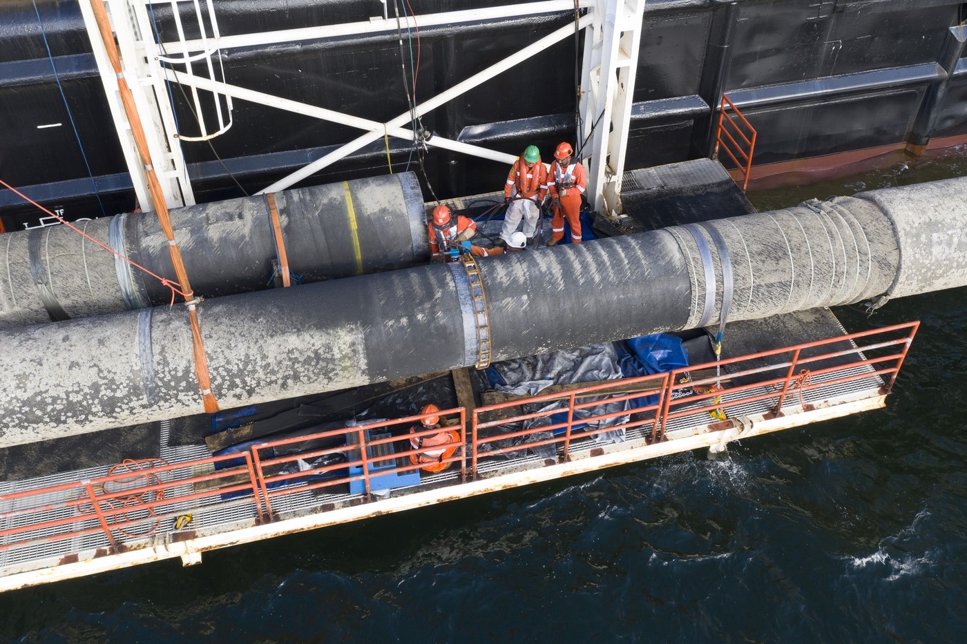 Cracked U.S. Sanctions Leave Nord Stream 2 Construction Unharmed