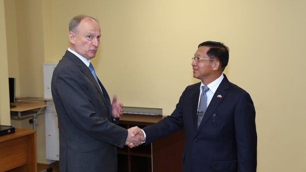 Myanmar Junta Chief Arrives in Russia