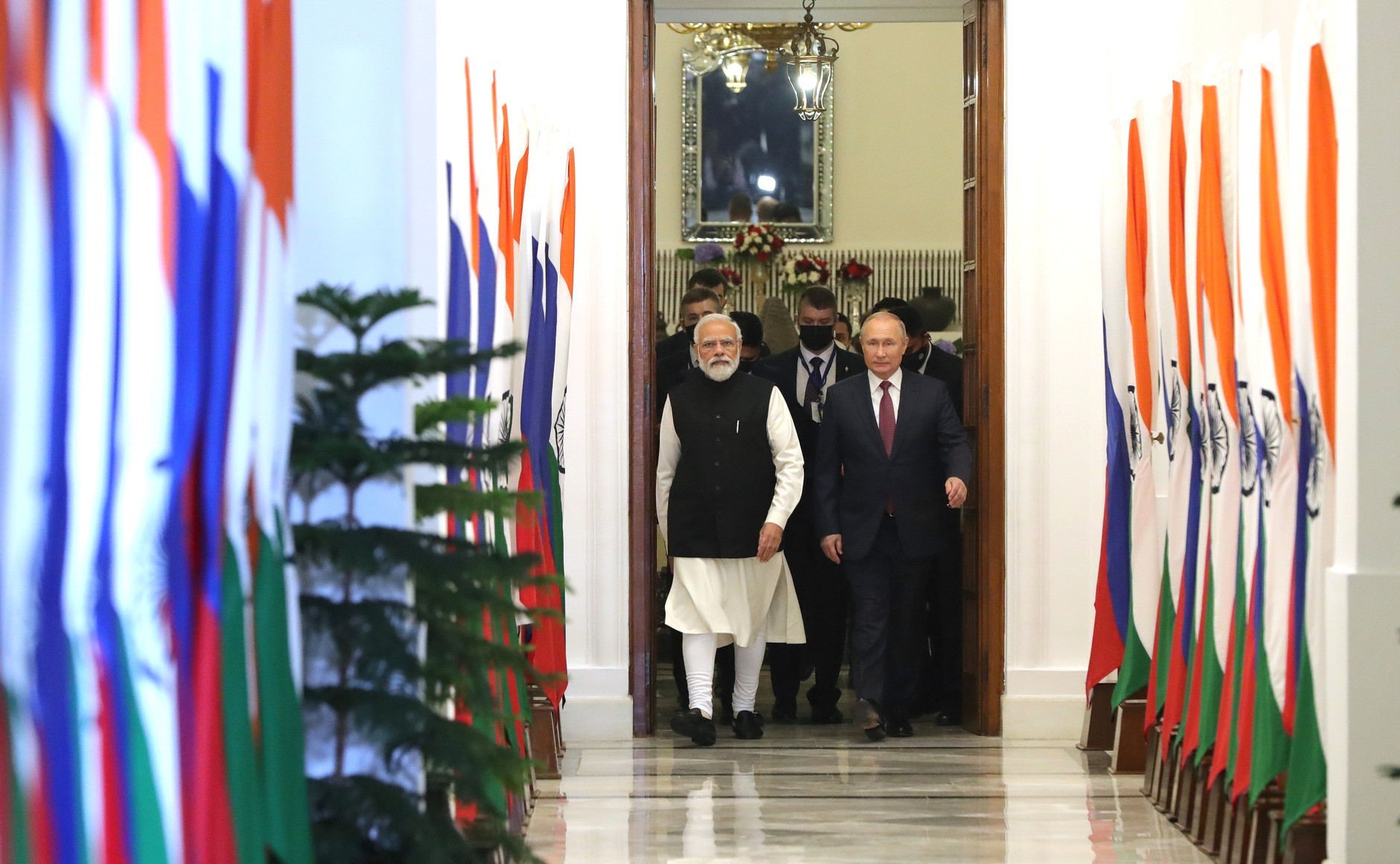 Putin w Indiach. Współpraca zbrojeniowa i energetyczna