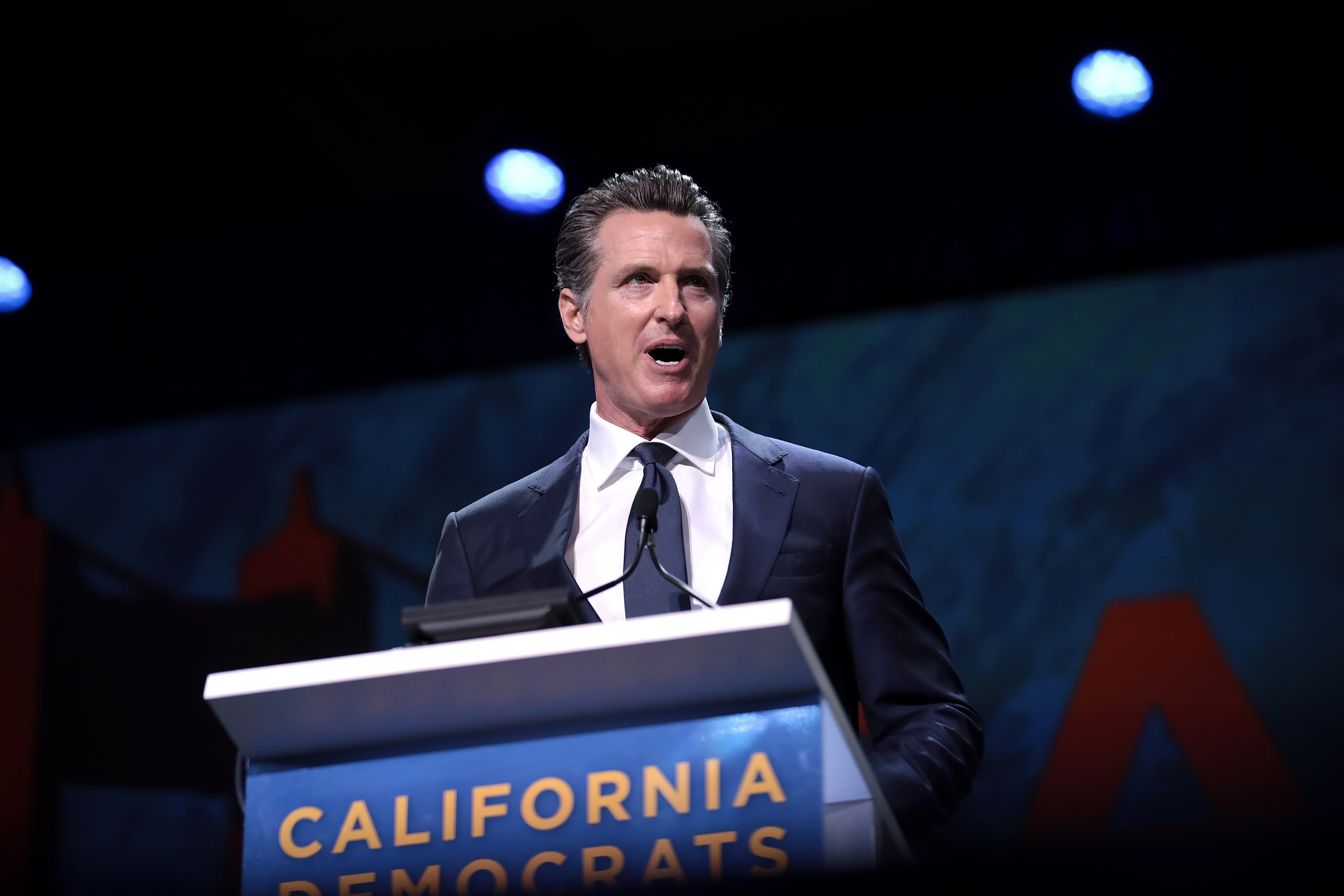 Democrats need young blood? Newsom comes to the White House