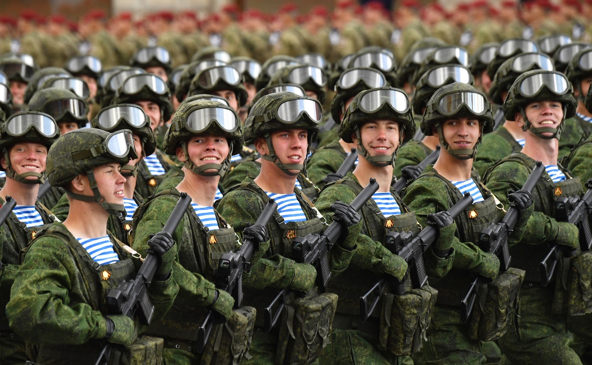 Kij i marchewka, czyli jak Rosja mobilizuje żołnierzy